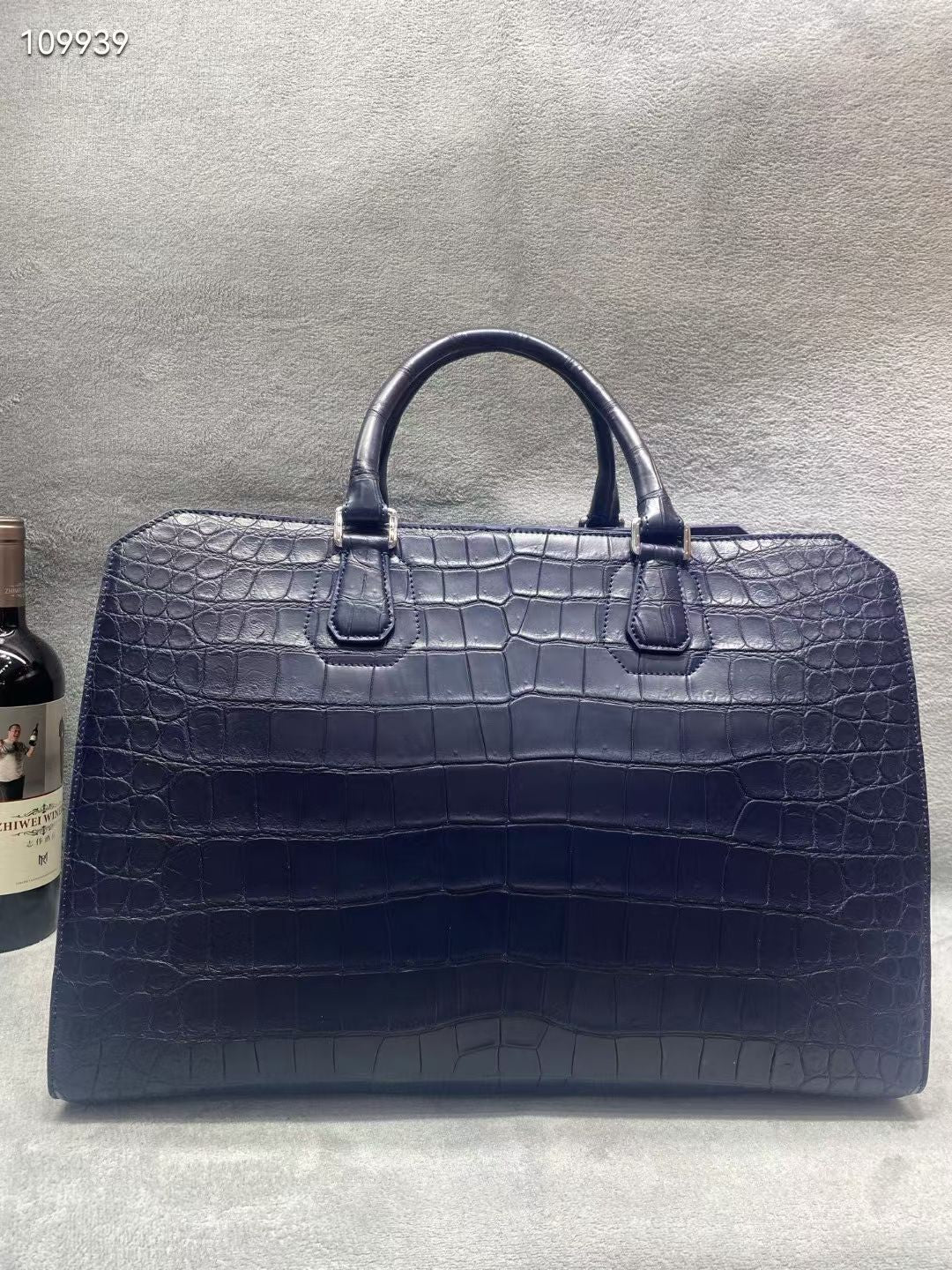 Borsa da viaggio duffle in pelle stampa coccodrillo nero opaco e blu scuro