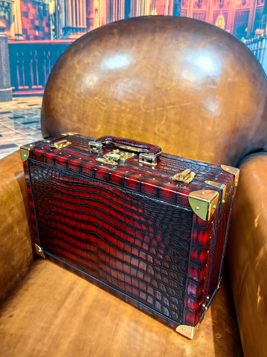 Borsa vintage color rosso vino in vera pelle di coccodrillo
