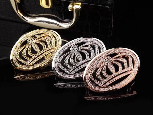Cintura in pelle di coccodrillo con corona