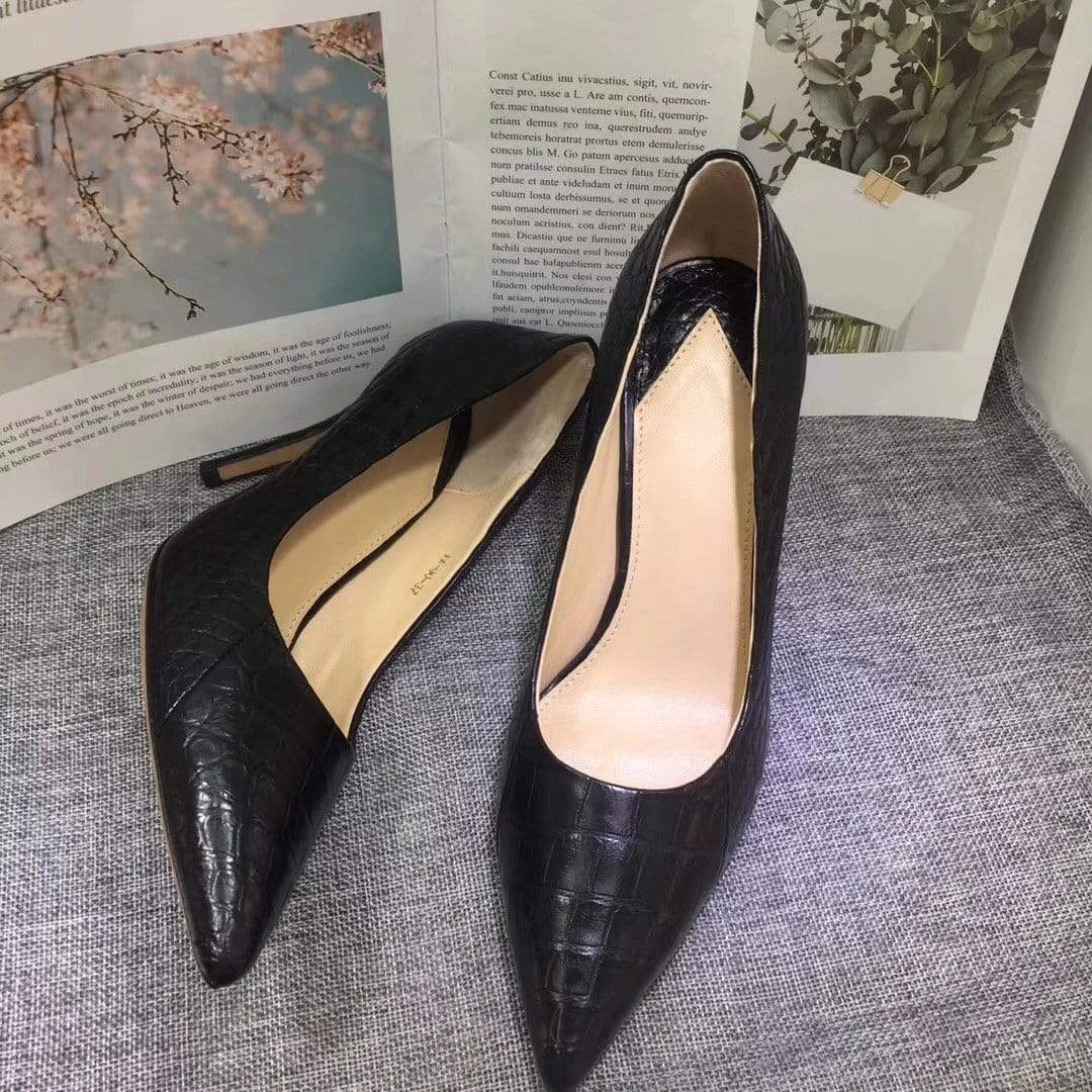 Scarpe da donna in vero coccodrillo con tomaia in pelle di ventre di coccodrillo, décolleté con punta affusolata
